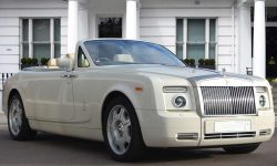 Rolls Royce Phantom Convertible in Corniche White 3