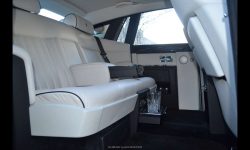 Rolls Royce Phantom Limousine in Silver with Seashell White leather interior (interior 1)