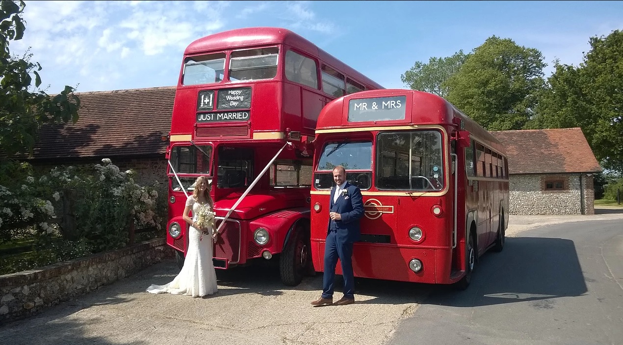 Gold Wedding Cars London, Bedford, Milton Keynes, Luton Services