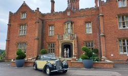 1951 Bentley S1 in Black over Primrose Ivory