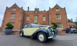 1951 Bentley S1 in Black over Primrose Ivory 3