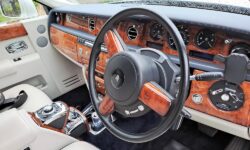 Rolls Royce Phantom II LWB model in White front interior