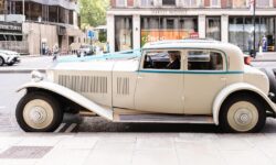 1931 Vintage Roills Royce Phantom II Continental Sports Saloon in 'Antique' Ivory (outside The Mandarin) 4